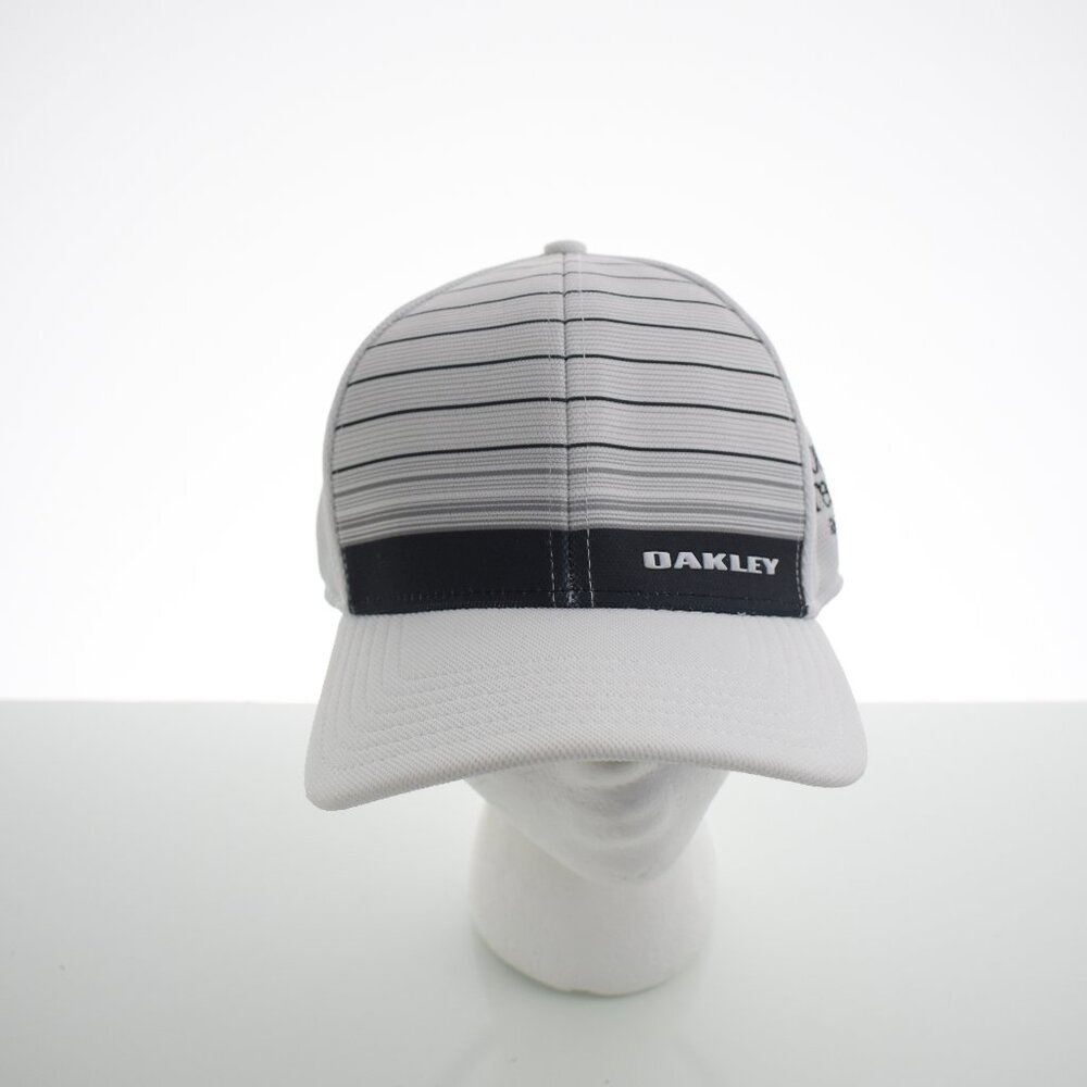Oakley White & Black Striped Flex Fit Hat - Size S/M